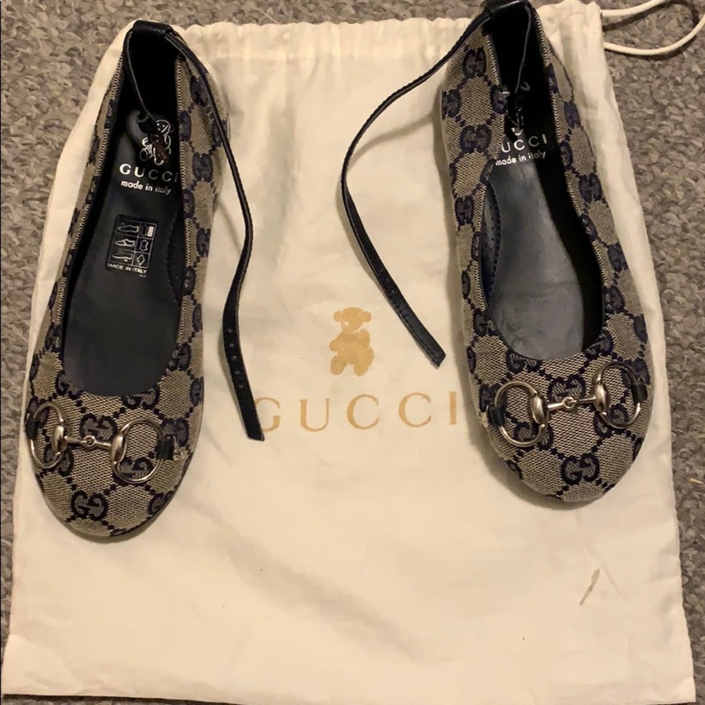 Never worn Gucci kids flats with dust bag